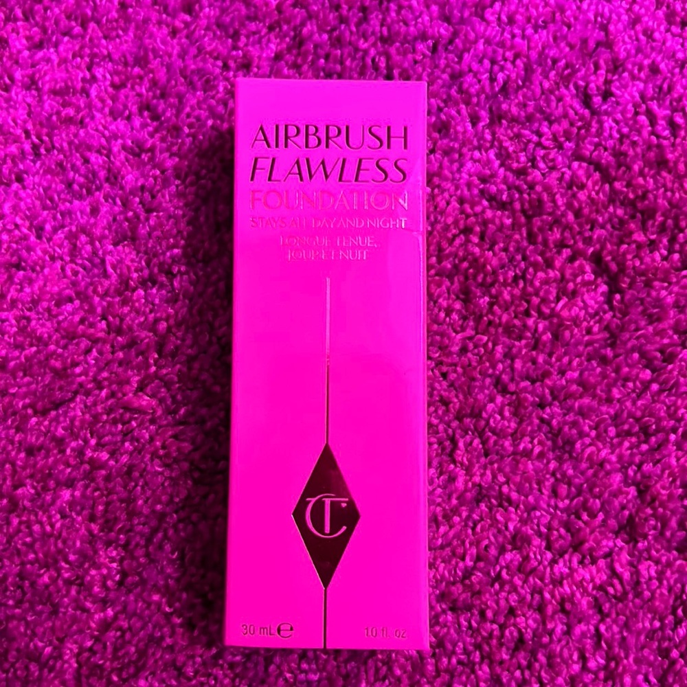 Charlotte Tilbury airbrush flawless foundation in the shade 5 cool